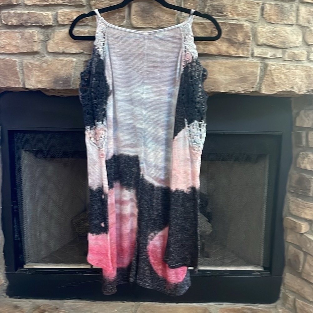 T Partt pink, gray, black and white hi-low cold shoulder sweater. Medium - Picture 2 of 12